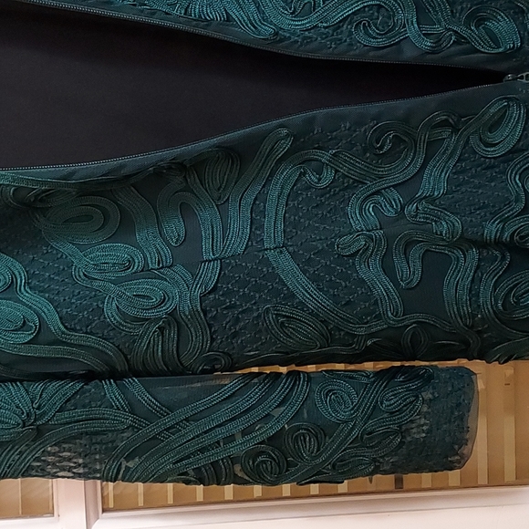 Green Long Sleeve Dress - Picture 7 of 7